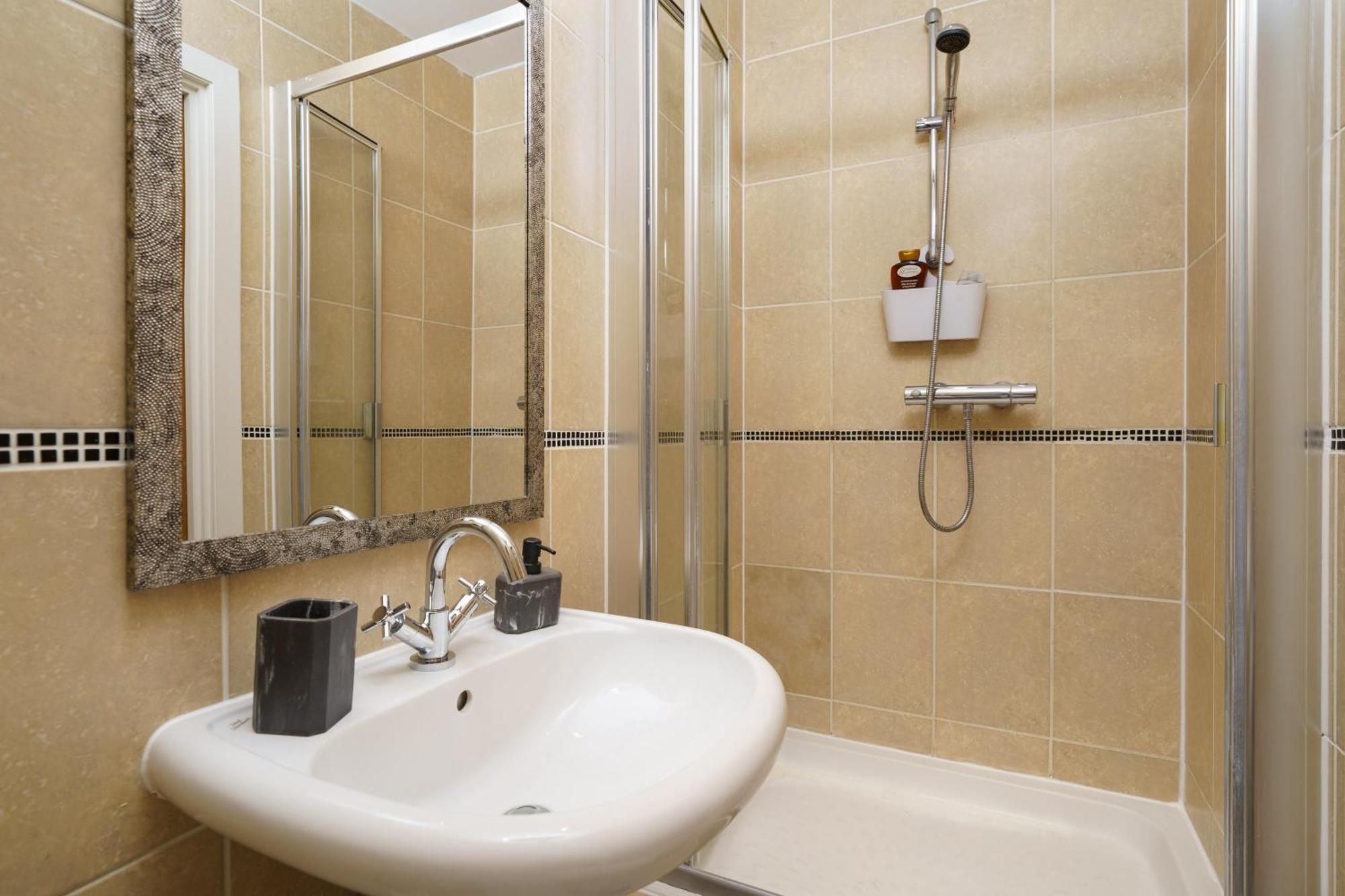 Apartamento St George Wharf Londres Exterior foto